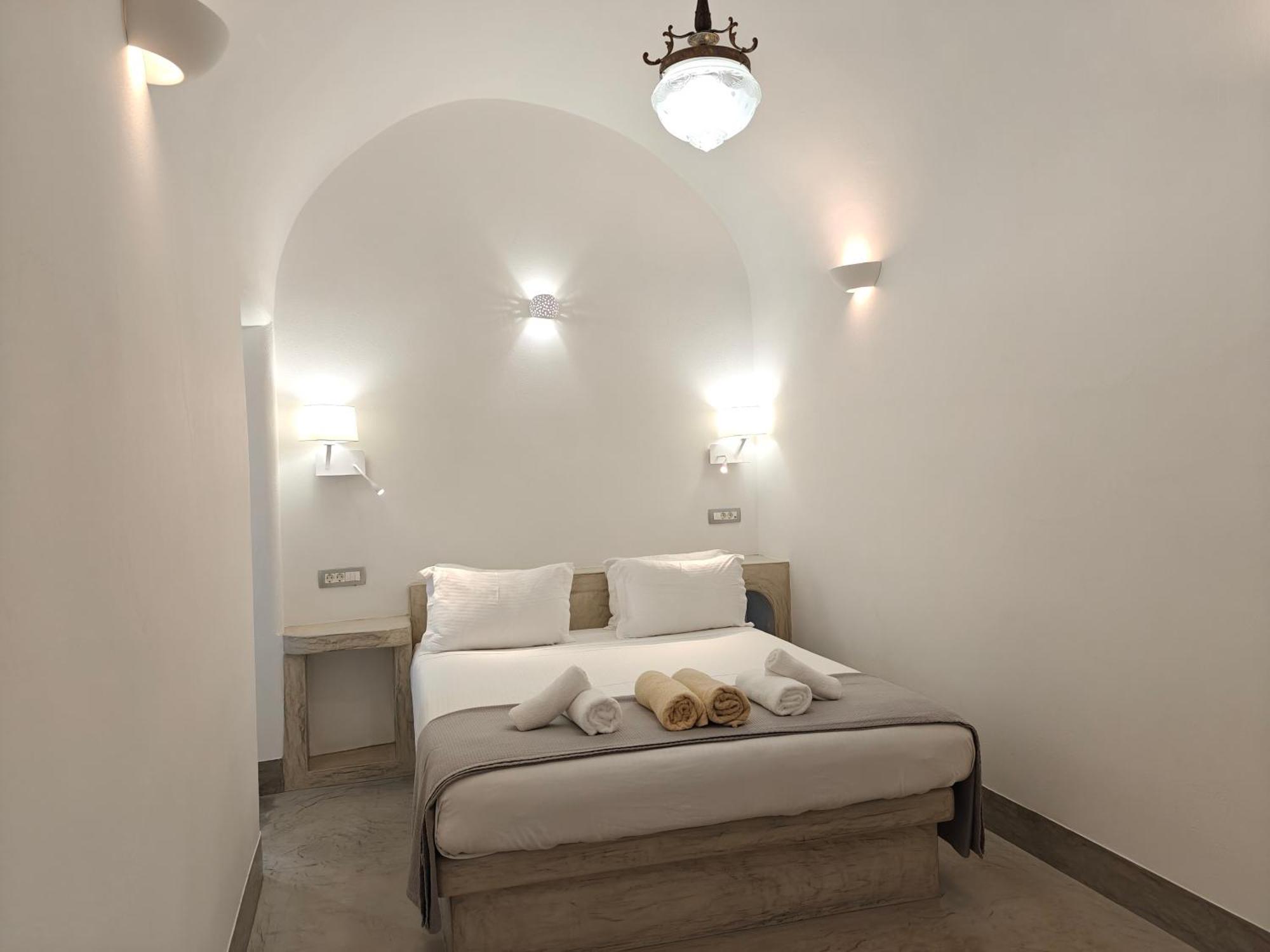 Dreamer's Secret 2 Willa Emporio (Santorini)
